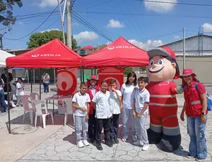 Veolia promueve la sostenibilidad en la campaña “Pégate al parche ambiental con Roque y Rupito” en Guacarí