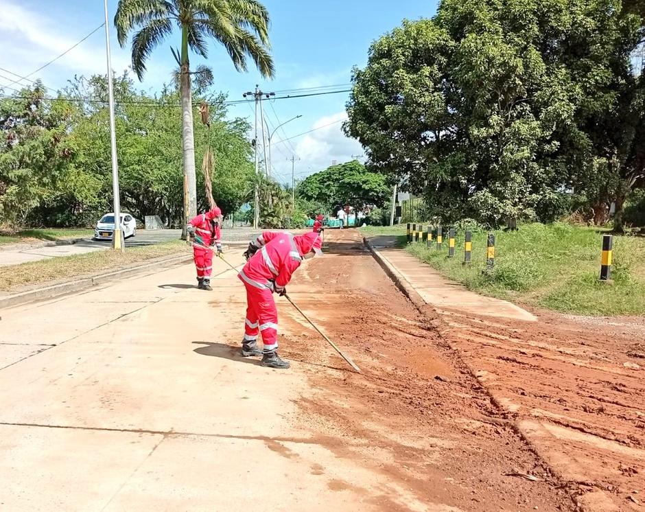 Veolia desplegó operativo de limpieza por llegada de la Vuelta Colombia Femenina a Buga 
