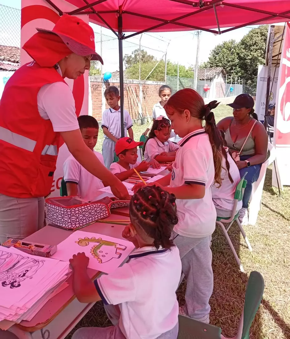 Veolia impulsa la sostenibilidad y la conexión con la naturaleza en el "Día de la Familia Aula Viva" en Guacarí